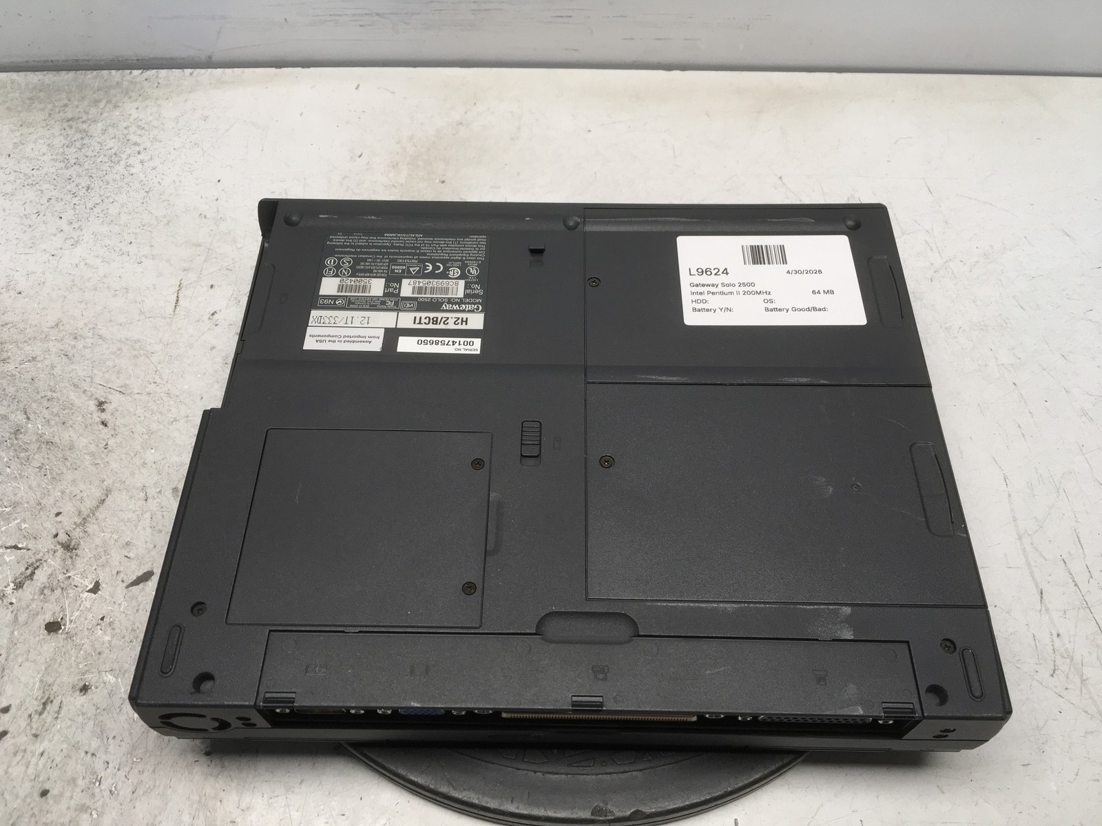 Gateway Solo 2500 Intel Pentium II 200MHz 64 MB NO HDD No Batt