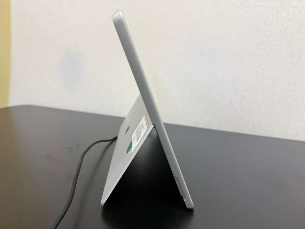 Microsoft Surface Go 2 10.5″ Touch Core m3-8100Y 8GB RAM 128GB SSD Win 11 Pro