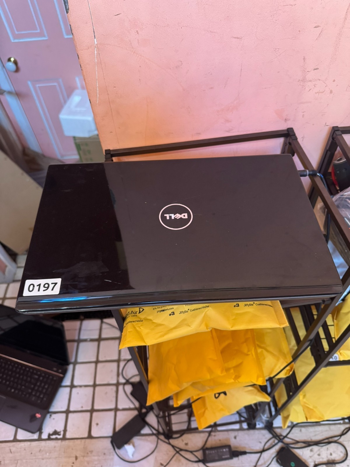 Dell Studio XPS 1555 – Core 2 Duo P8600 2.40GHz – 4GB RAM – Damaged Screen – No
