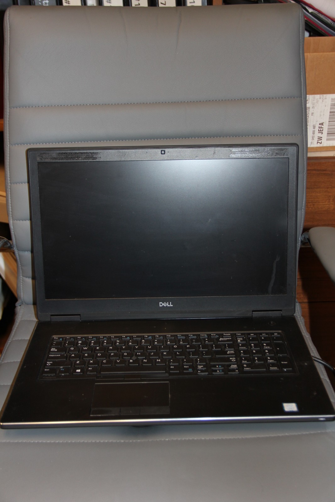 Dell Precision 7730 Laptop i7-8750H 256GB M.2 SSD 16GB RAM Quadro P4200 WIN 11