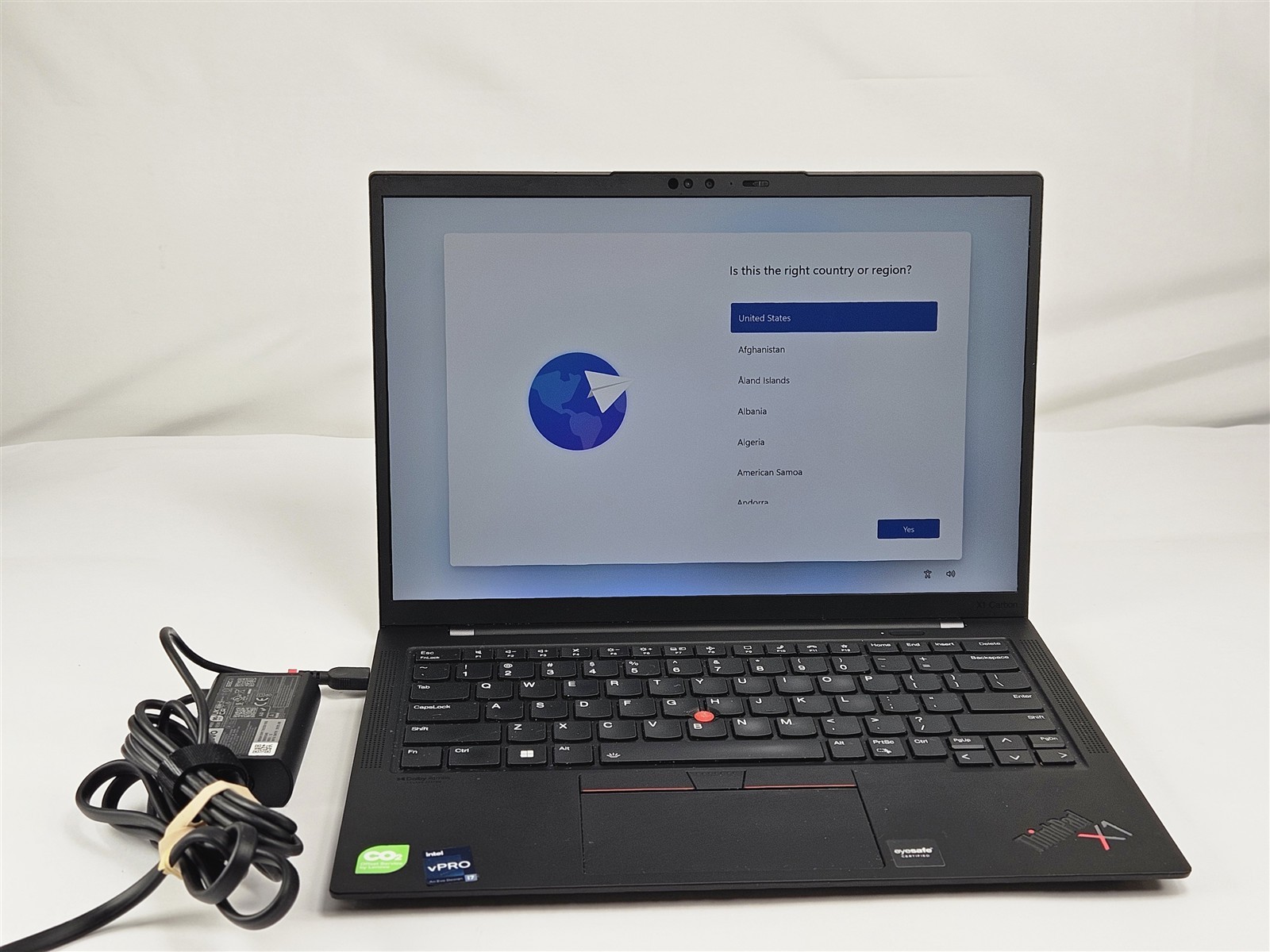 Lenovo ThinkPad X1 Carbon Gen 10 14″ 1.8GHz i7-1265U 16GB 512GB SSD