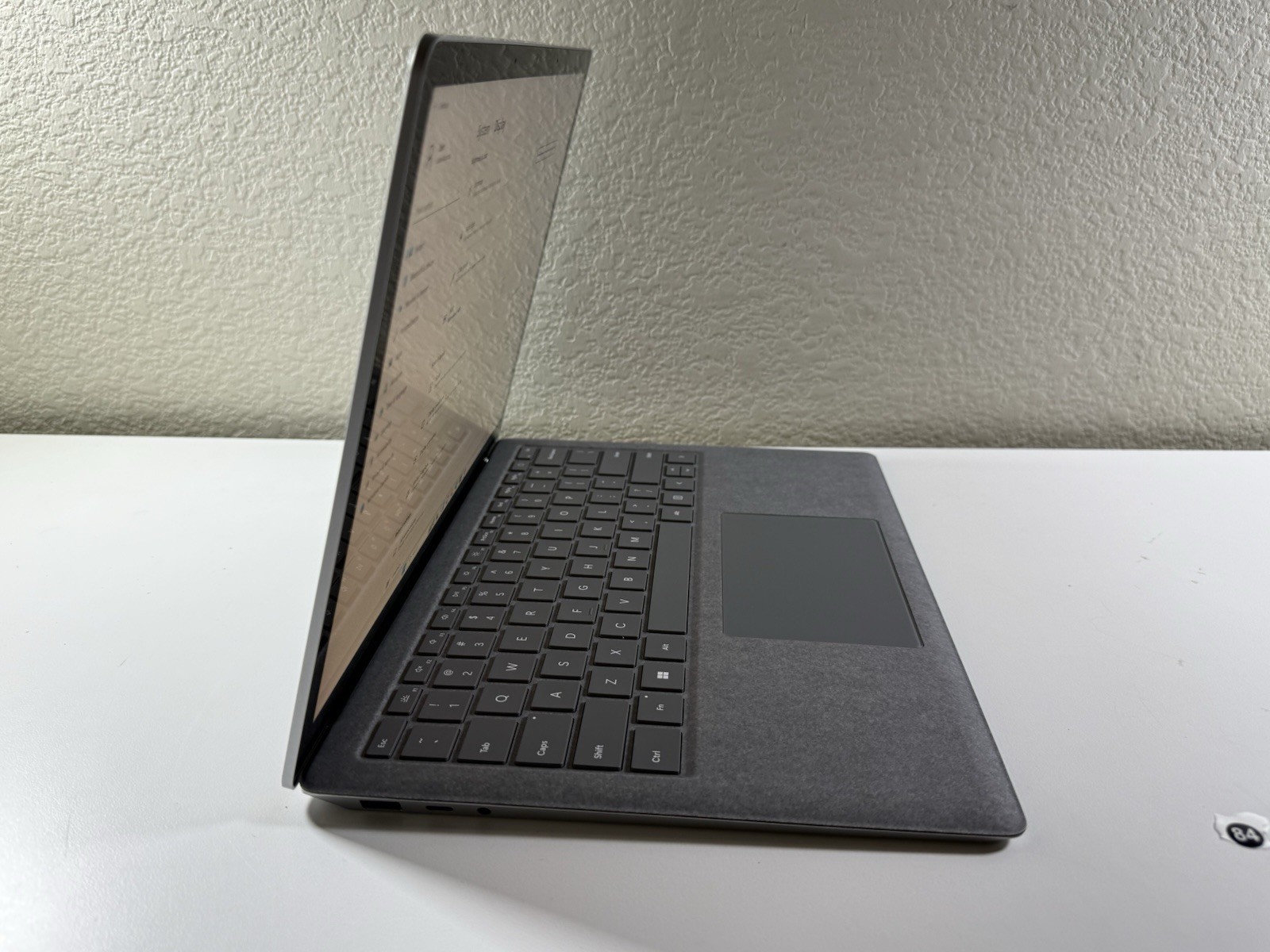 Microsoft Surface Laptop 5 13.5” 1950 Intel Core i7-1265U 16GB RAM 512GB NVME