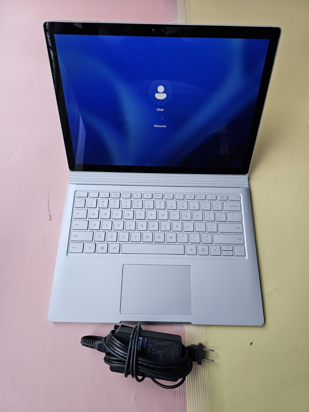 Microsoft Surface 1703 Core i7-6600U 16GB RAM 512GB SSD NVIDIA BACKLIT 3000×2000