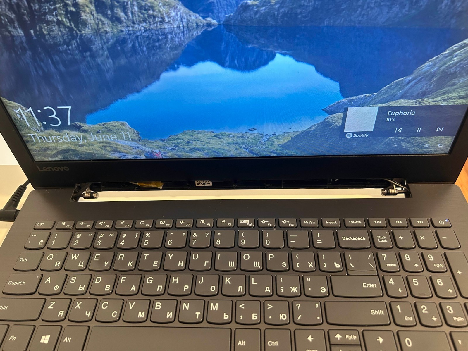 Lenovo Laptop Intel i5-7200U 8GB RAM 678GB Storage WiFi Webcam Charger Included
