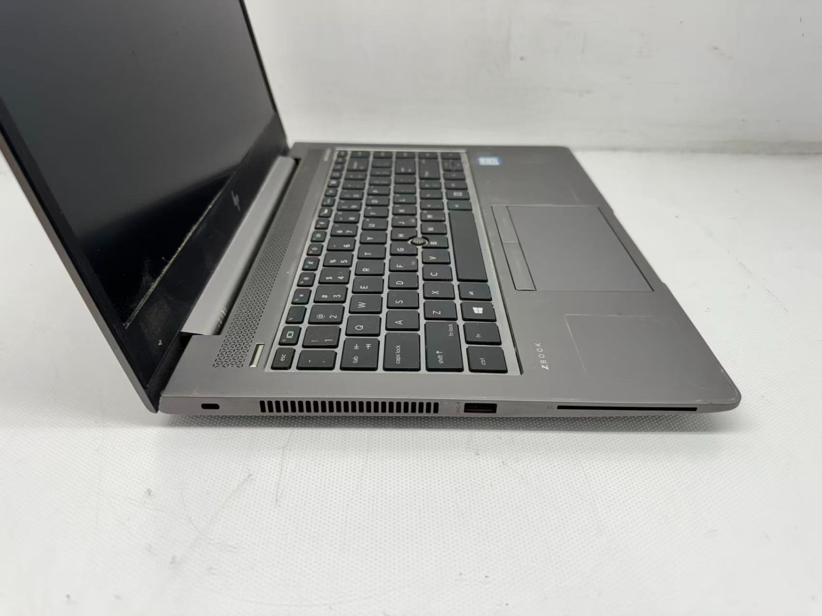 HP ZBook 14u G6 14″ i7-8665U@1.9GHz 16G 256G SSD AMD WX3200 Win 11 **READ**