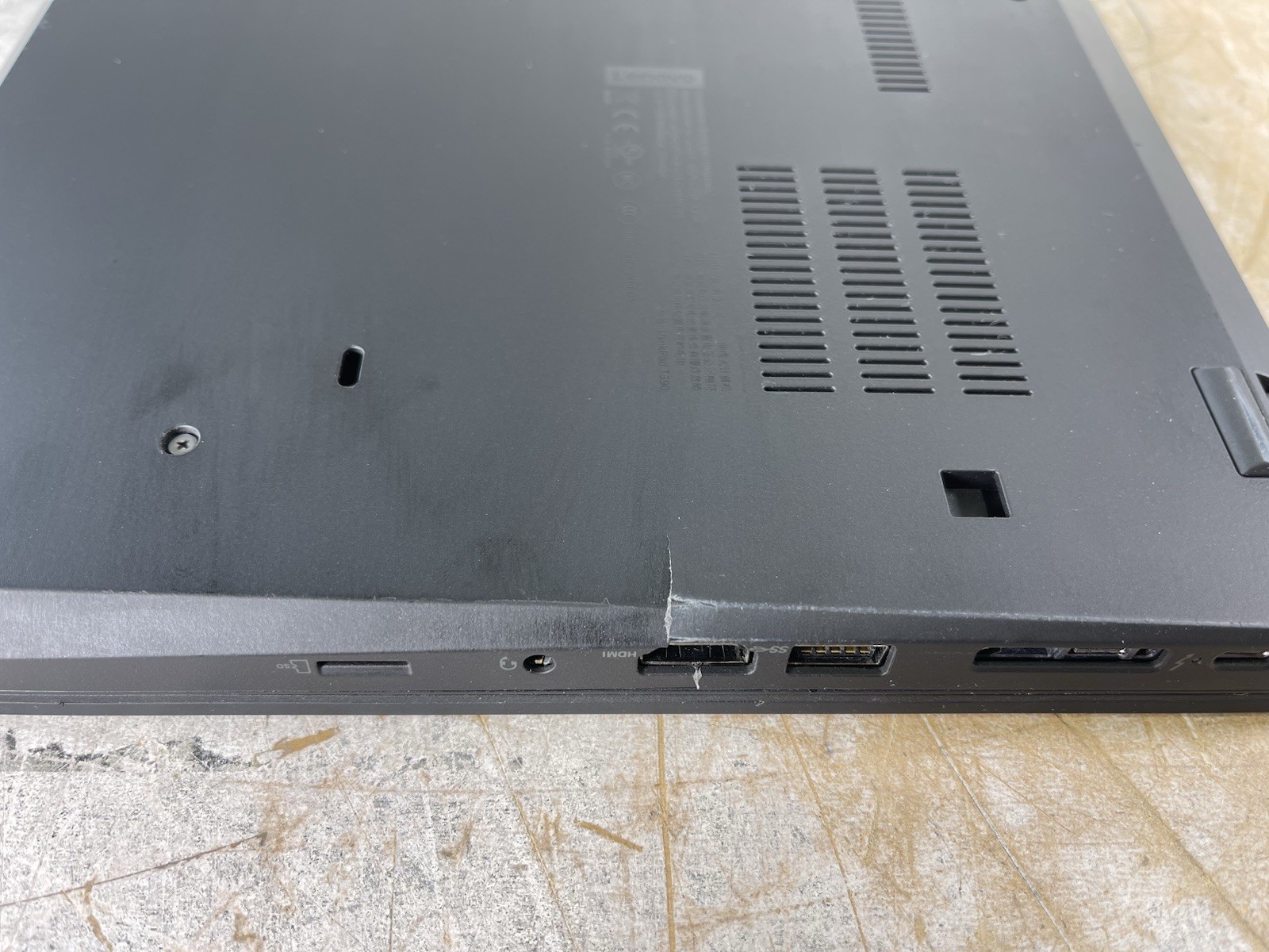 LENOVO THINKPAD T590 i7-8565U @ 1.80GHz, 16GB RAM, NO HDD/OS – (FOR PARTS)