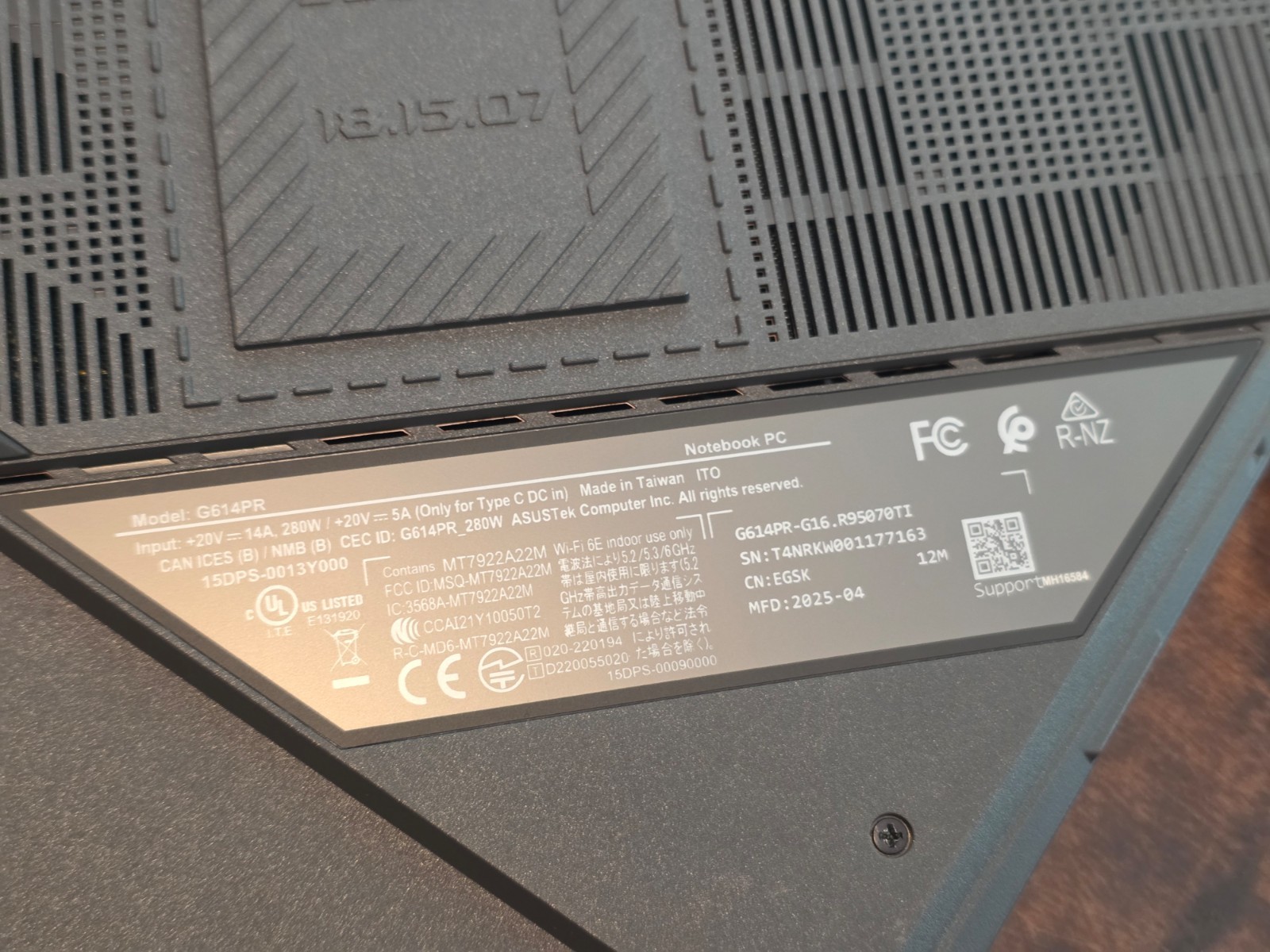 ASUS ROG Strix G16 – 16″ FHD+ 165Hz, Ryzen 9 8940HX, RTX 5070Ti, 16GB RAM, 1TB
