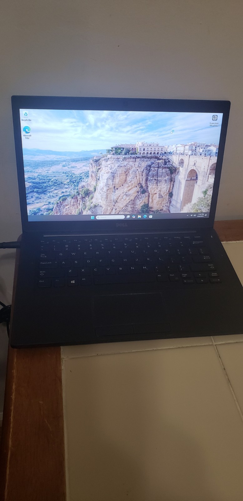 Dell E7480 Intel i5 2.50 GHz 256 SSD 8Gig Webcam Windows 10