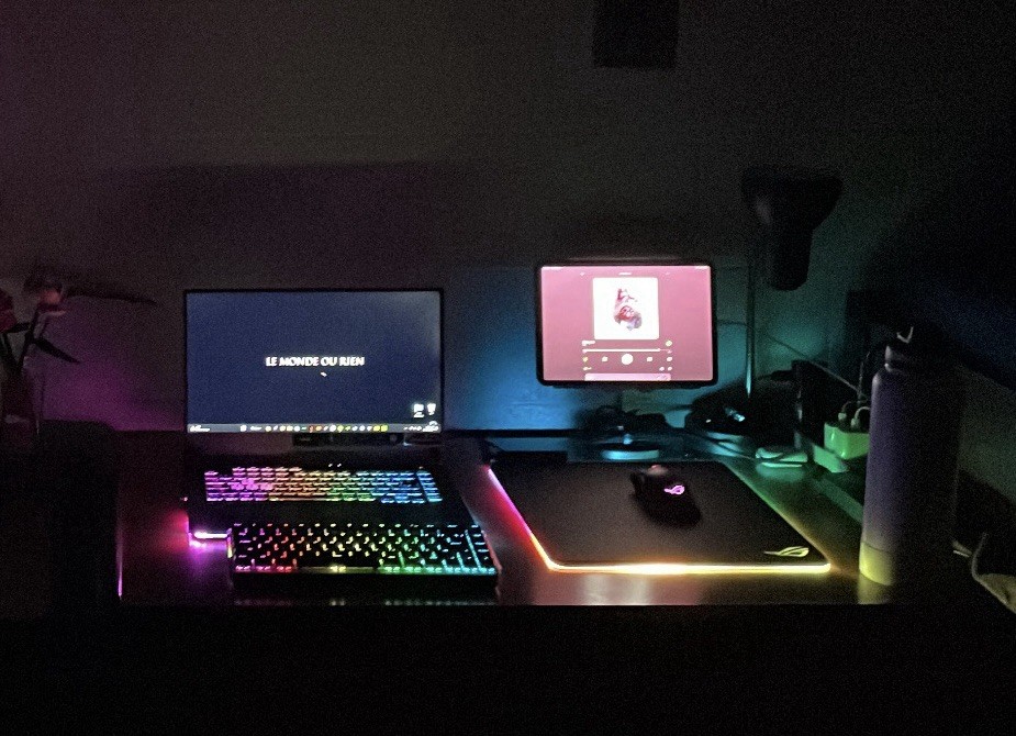ASUS ROG Strix G513QM + ASUS mouse keyboard mousepad + Razer headphones webcam