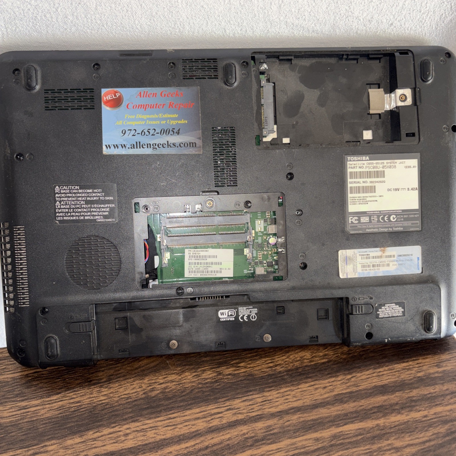 Toshiba Satellite C655-S5125 FOR PARTS.