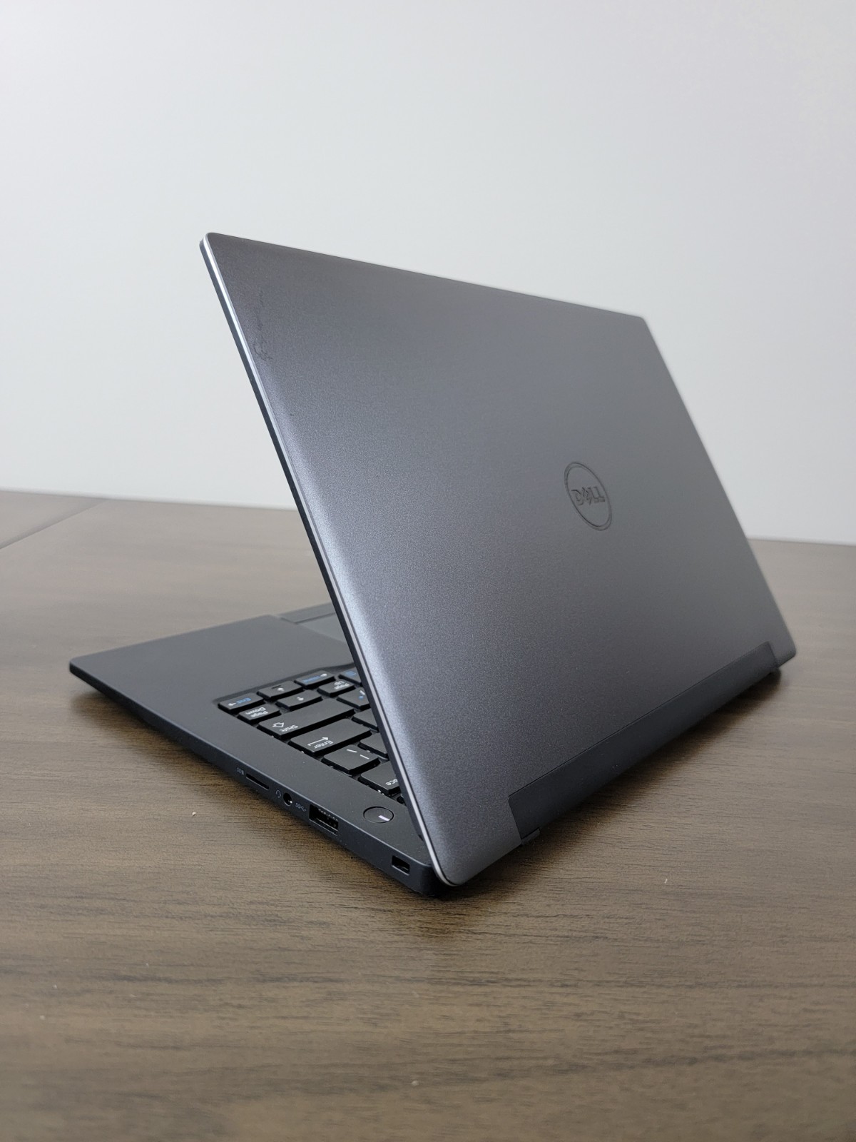 CLEAN Dell Latitude 7370, Intel M3-6Y30, 4 GB Ram, 128GB SSD Windows 11 Pro