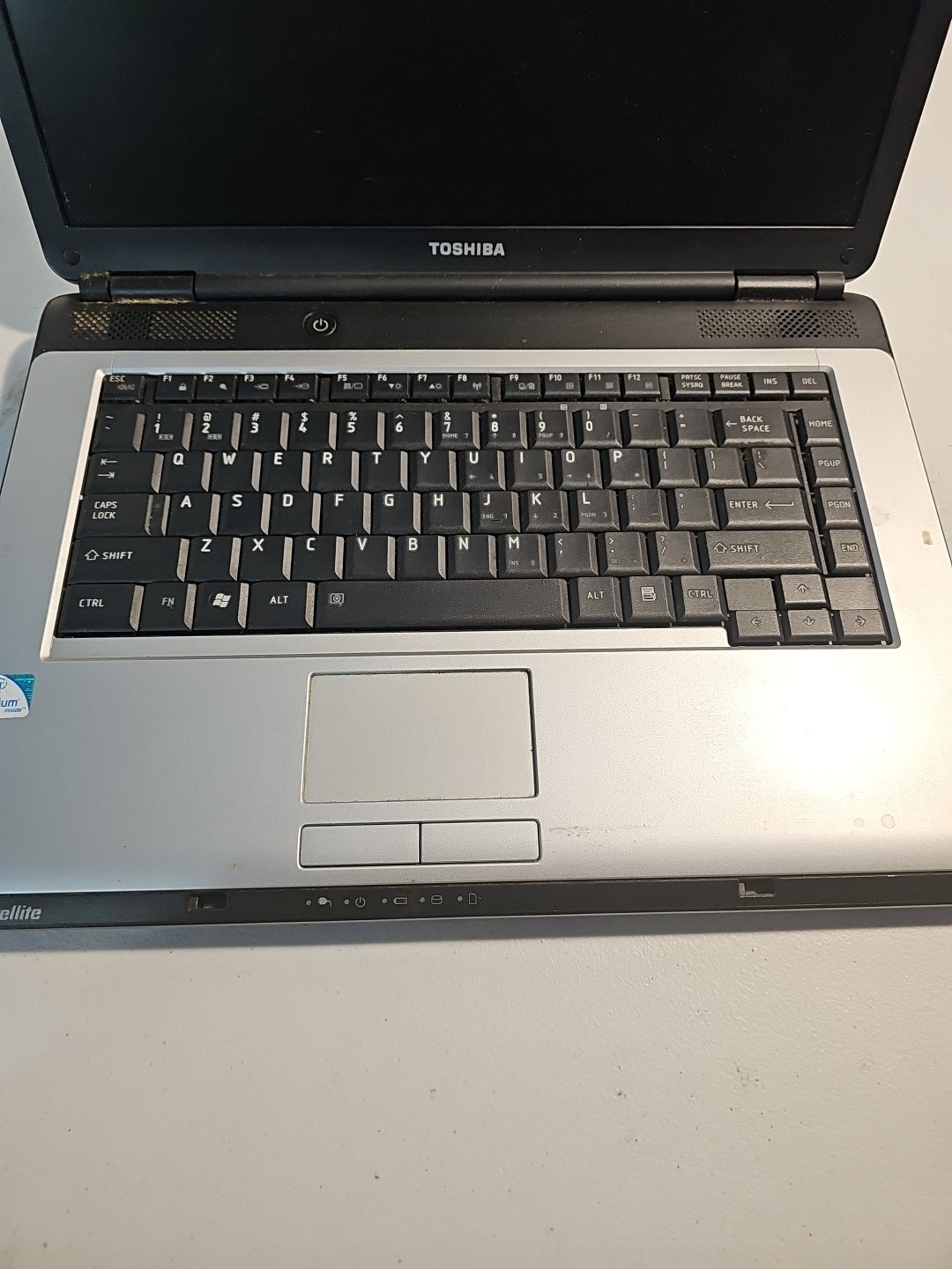 Toshiba Satellite L305-S5968 Laptop Computer No Charger Read Description