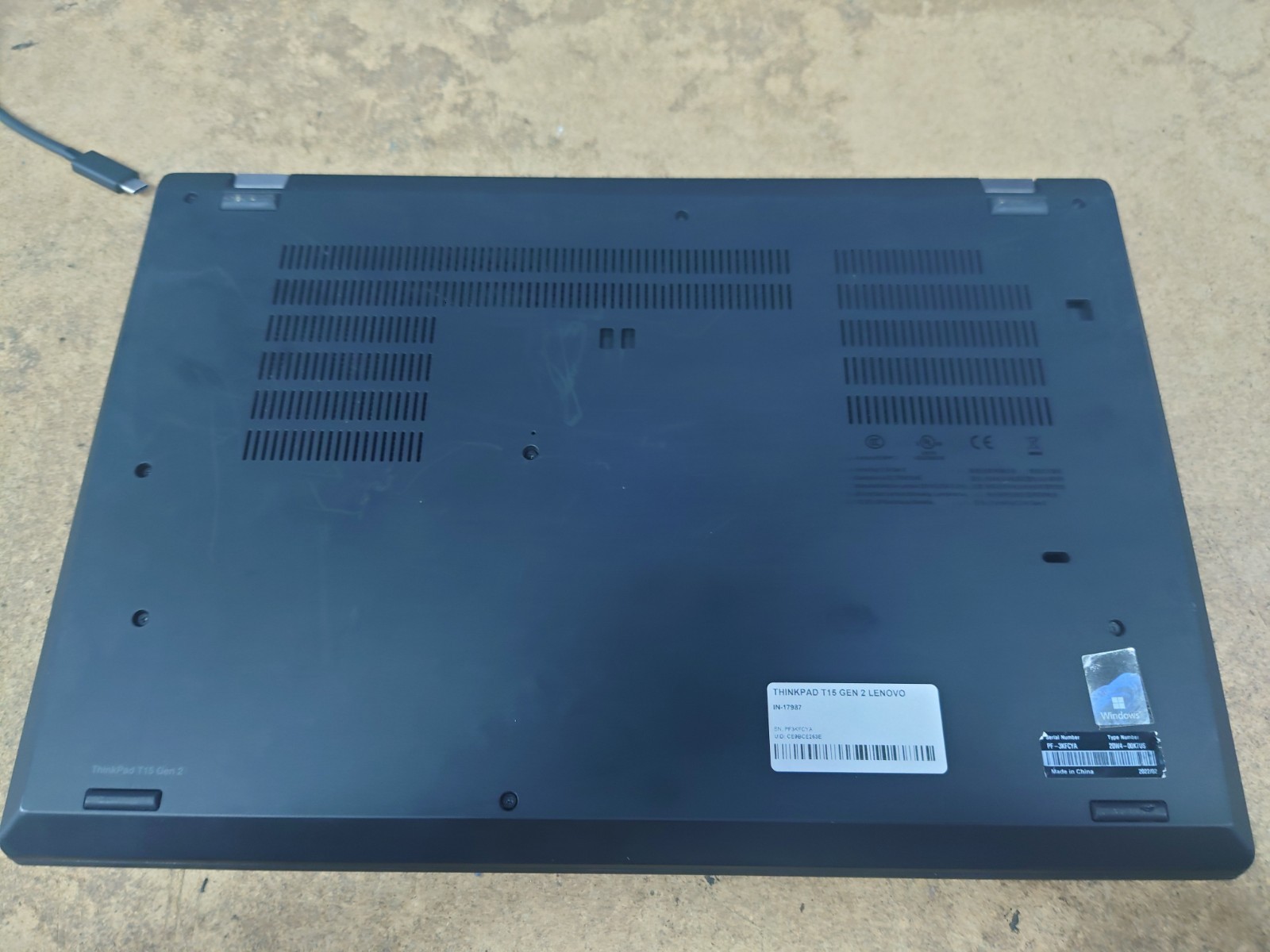 Lenovo ThinkPad T15 Gen 2 15.6″ i7-1165G7 16GB RAM 512GB SSD No OS