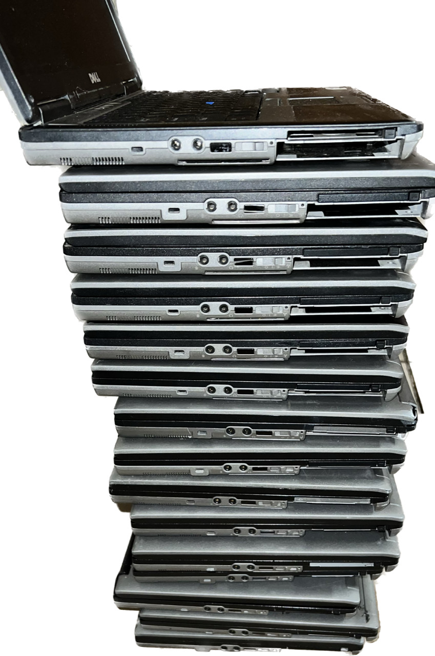 PARTS! Dell D531 15″ 1.8-2.2GHz 1GB REPAIR-REQ./FOR PARTS [D830, D820] REVIEW