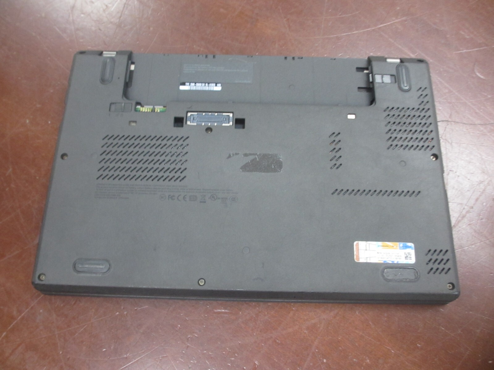 Lenovo ThinkPad X240 12.5″ 2.10Ghz i7-4600U 8GB 320GB WebCam Laptop [NO AC/OS]!!
