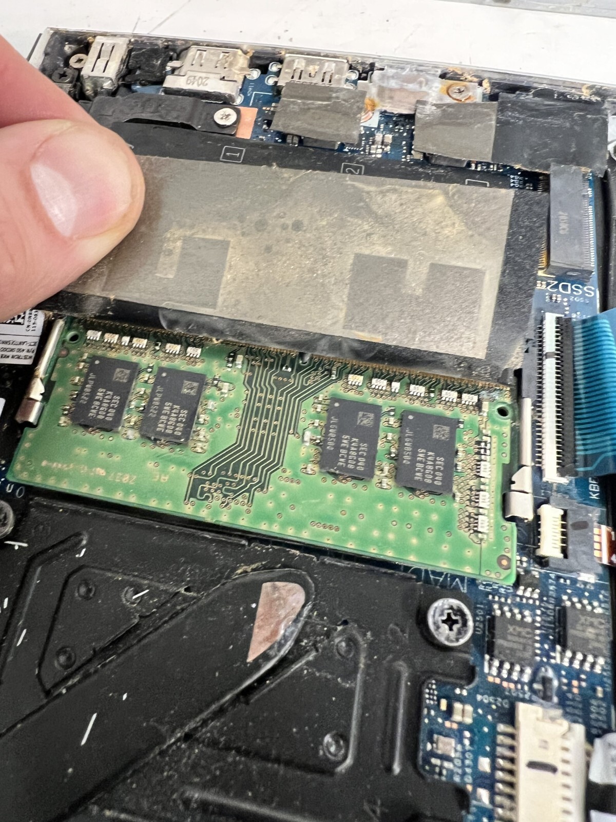 Dell Inspiron 15 5000 5502 i5-1135G7 8GB RAM No Ssd / Os/Adapter Parts Only READ