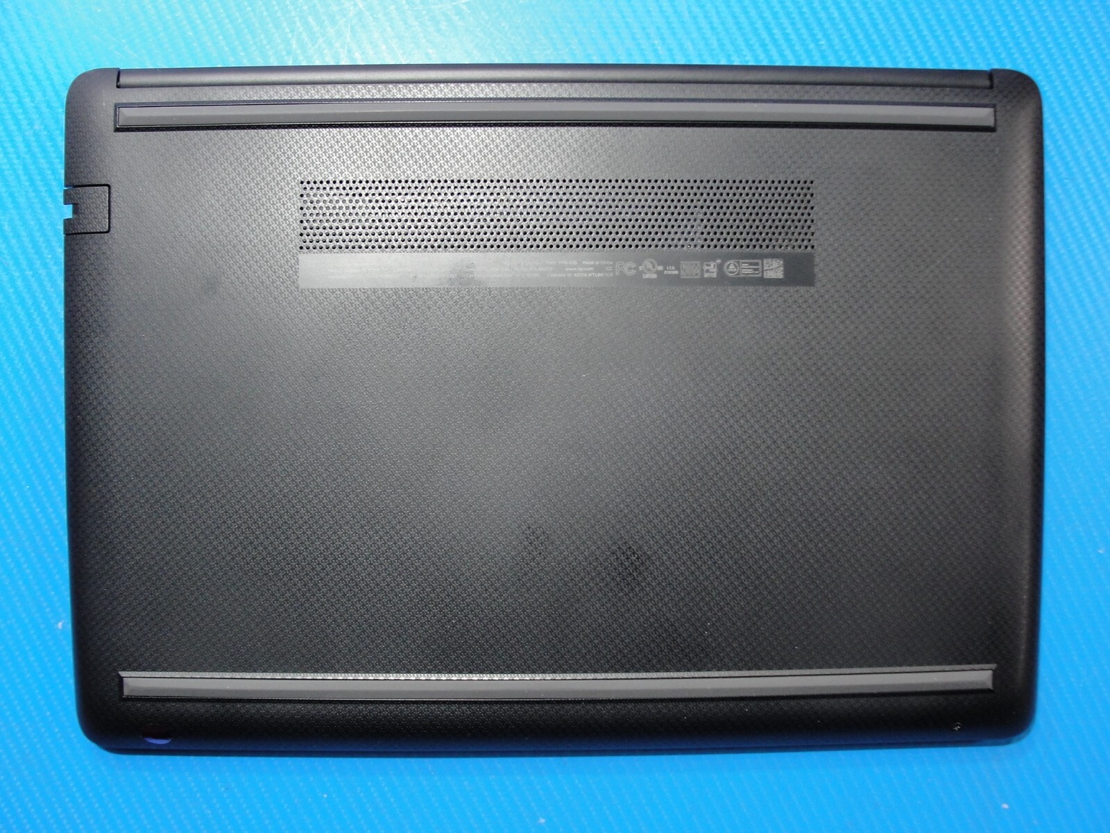HP 14-DK1003DX 14” FHD AMD Athlon Silver 3050U 2.3GHz 4GB 128GB SSD + Charger