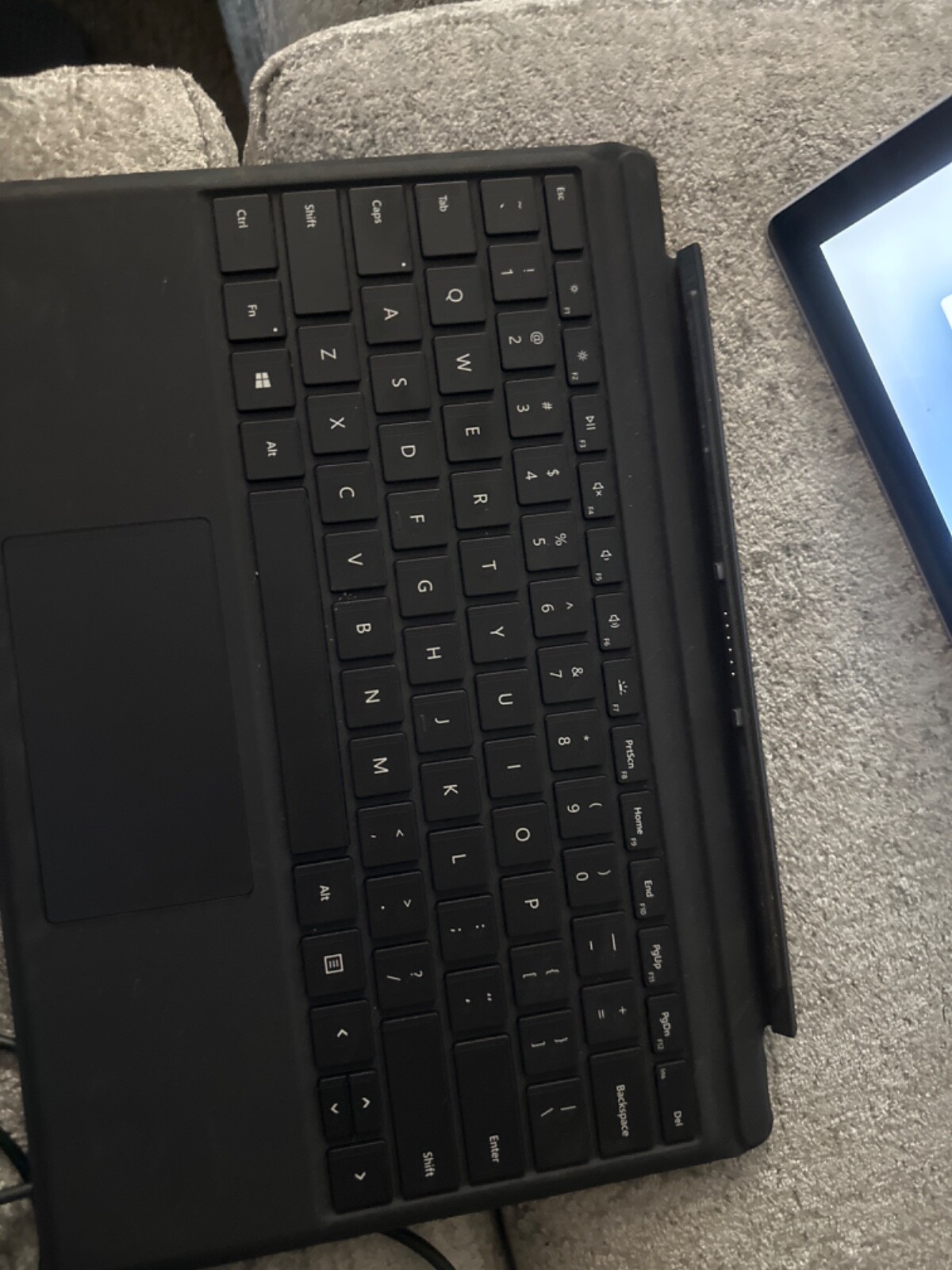 Microsoft Surface Pro 7 12.3″ (Intel Core i5-1035G4, 8GB RAM) with Keyboard/Pen
