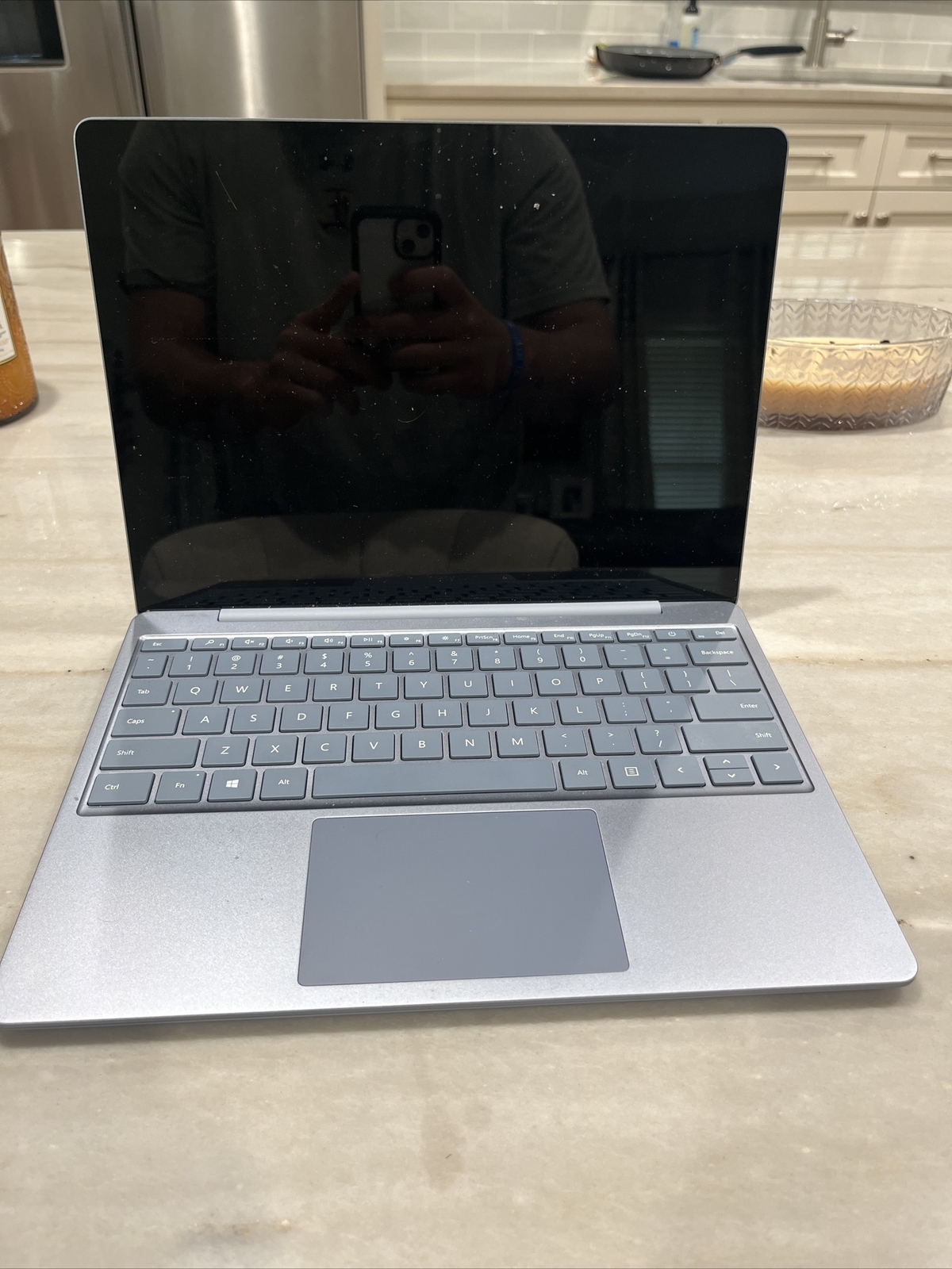 Microsoft Surface Laptop Go 12.4 inch (128GB, Intel Core i5 10th Gen., 3.60GHz,