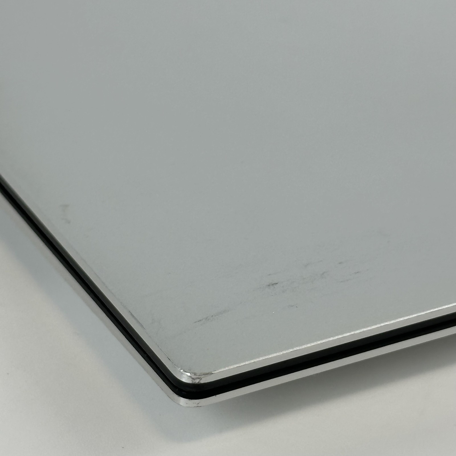 Dell XPS 15 9520 Silver FHD+ 2.5 GHz i9-12900HK 32GB 512GB SSD RTX 3050 Ti Good