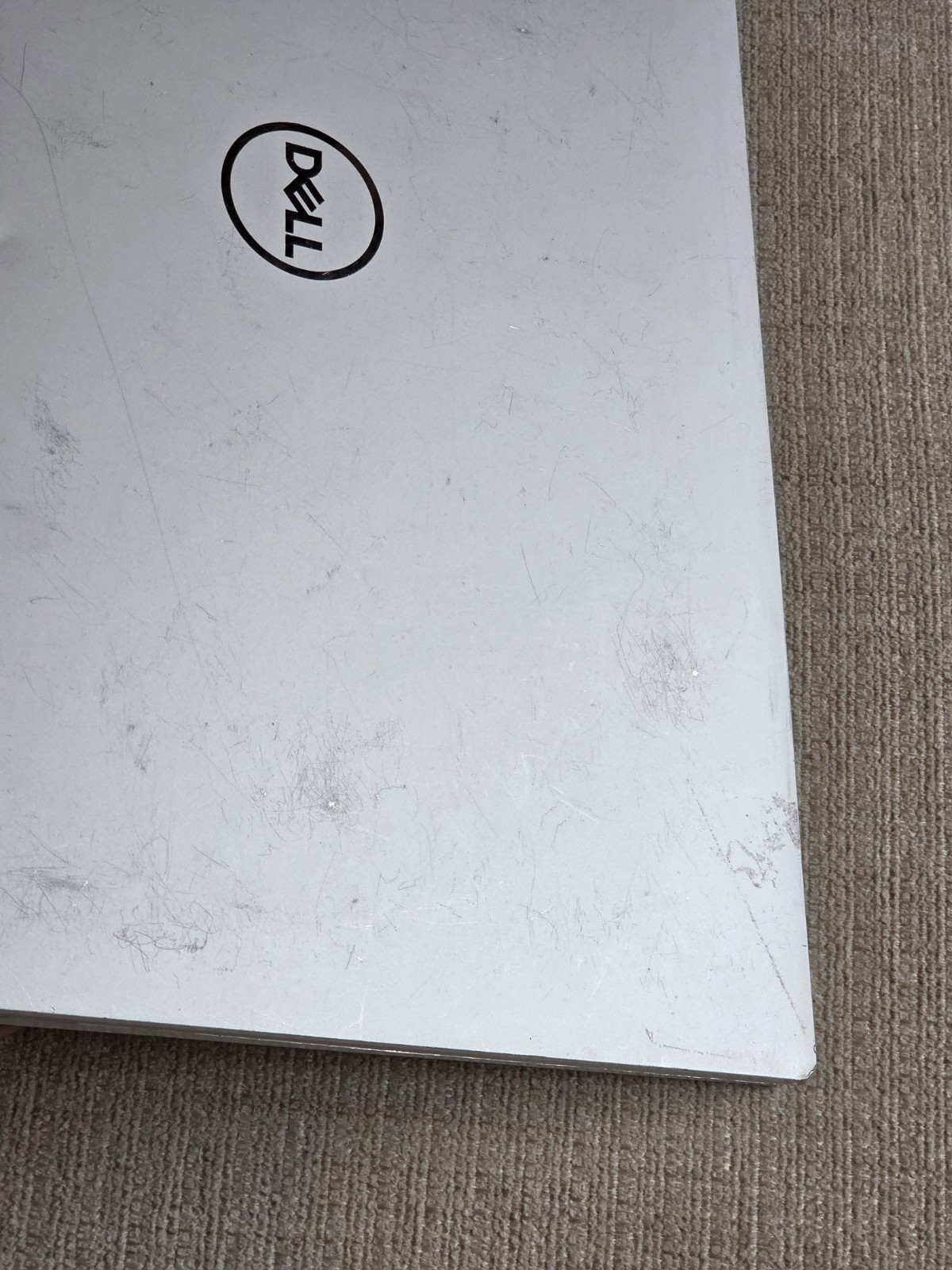 Dell XPS 15 9520 White 15.6″ 3.5K OLED Touch i7-12700H RTX 3050 8GB RAM 512G SSD