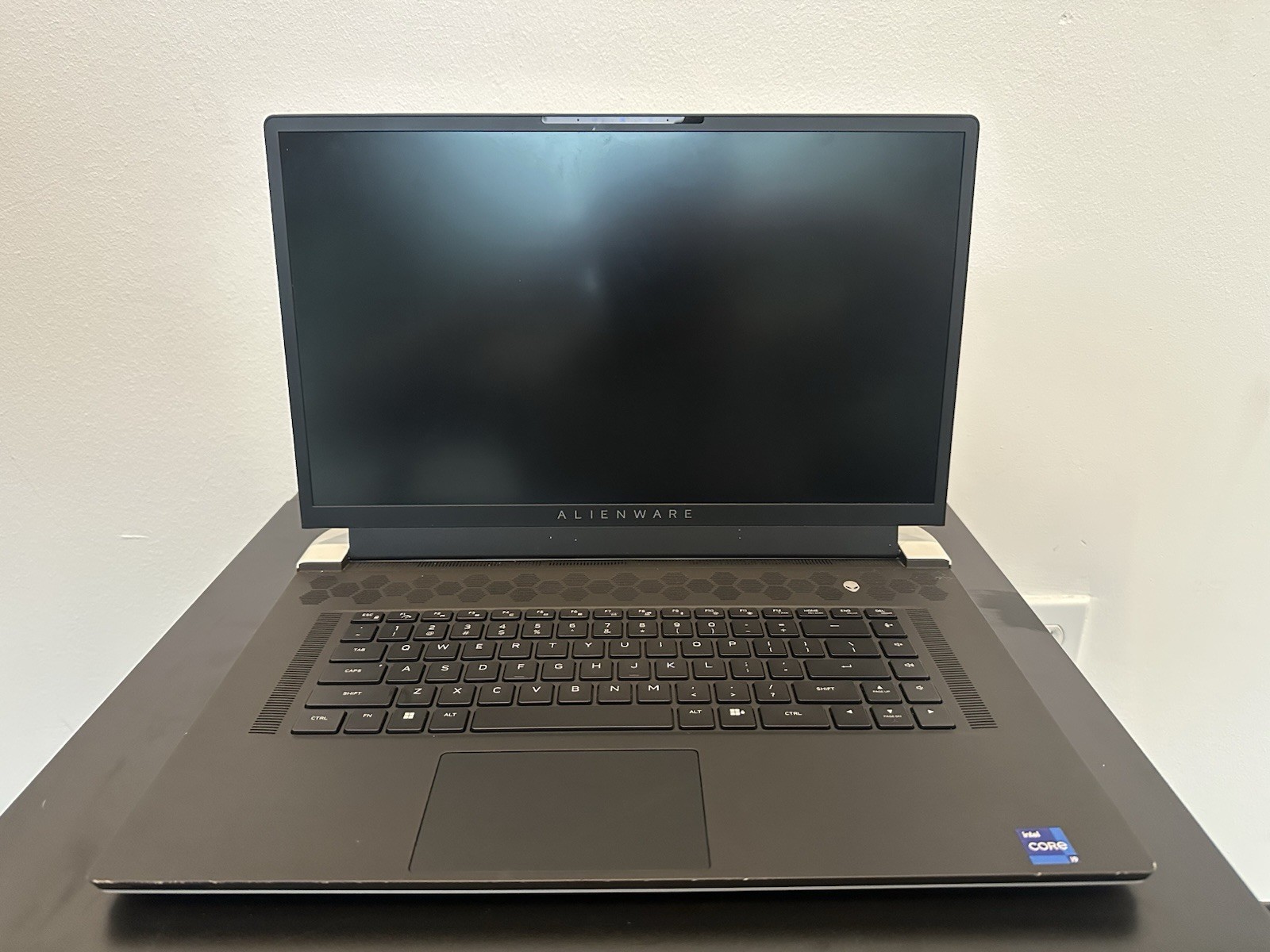 Alienware x17 R2 17.3” Gaming Laptop Intel Core i9, RTX Graphics, 32GB RAM, 1TB