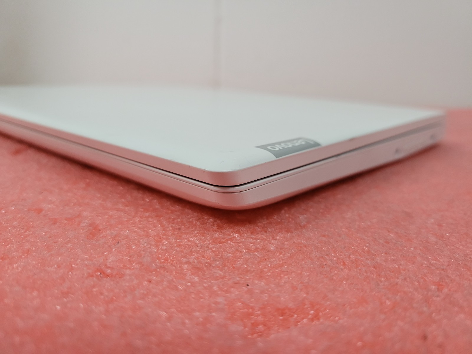 Lenovo Chromebook C330 MediaTek MT8173 4GB RAM 64GB SSD w/PA | LP490