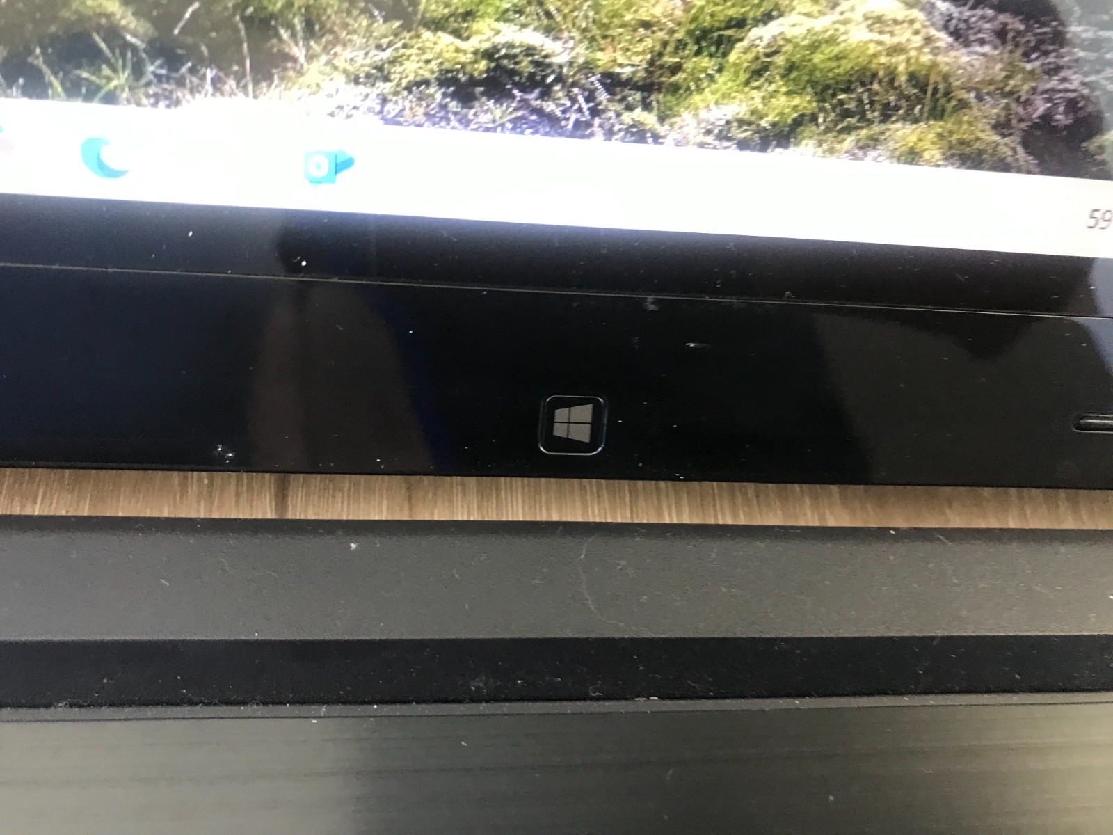 Lenovo IdeaPad Flex 15D 15.6″ AMD E1-2100 AUP 1.00 GHz 4GB 500GB SATA HDD Win 10