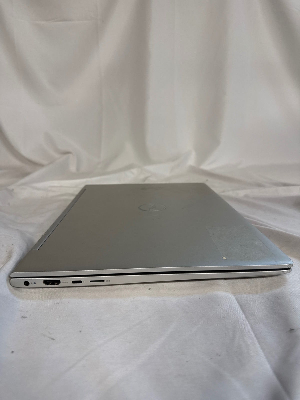 Dell Inspiron 7591 2n1 Intel Core i7-10510U 12 GB 512 GB SSD 15.6″