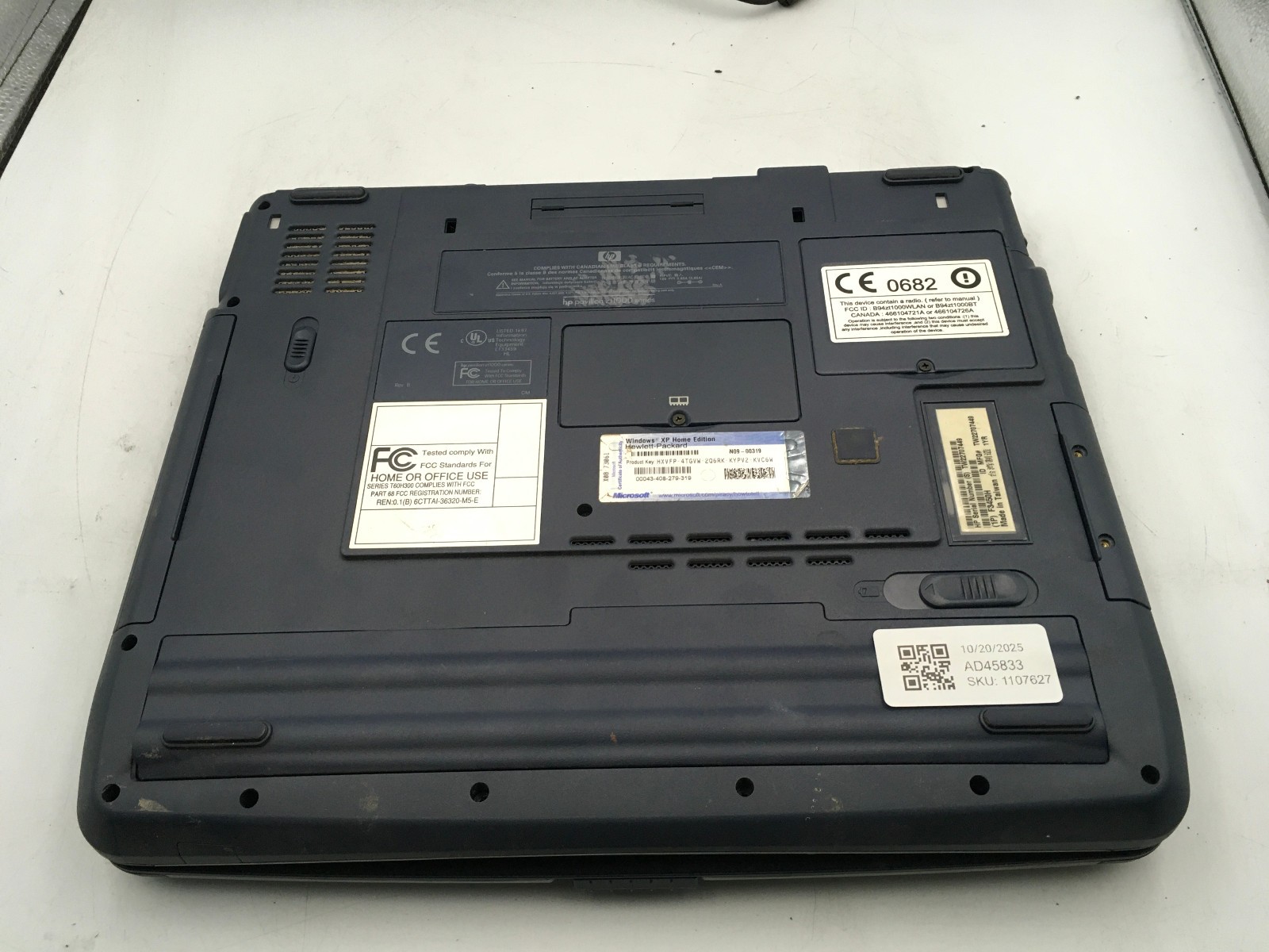 HP PAVILION ZT1000 -FOR PARTS/LCD NO POWER- INTEL PENTIUM 4 – 256MB RAM -READ-BB