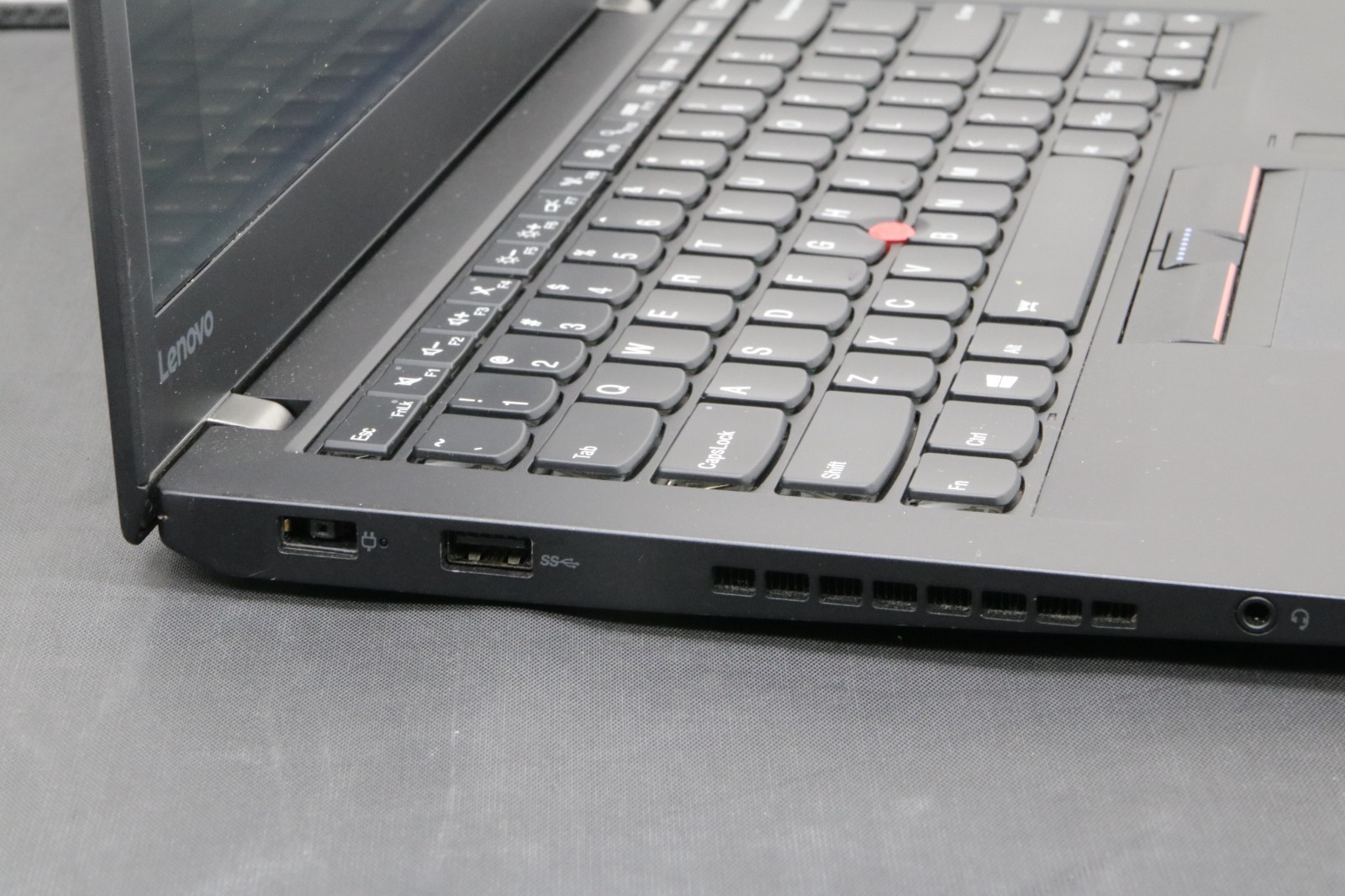 Lenovo ThinkPad T460s – i7-6600U – 4GB, 256GB, Windows 11 +Adapter