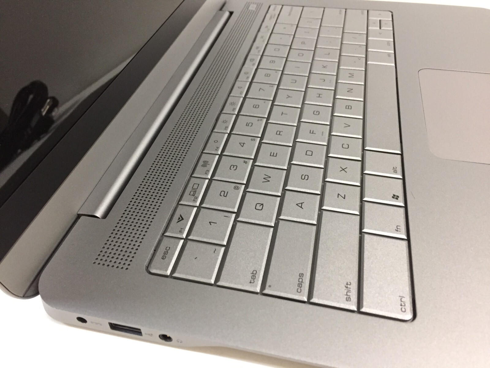 *Bad Battery* Vizio CT14-A0 Thin & Light 14″ Ultrabook/i3-3217U/4GB/128GB SSD/W7