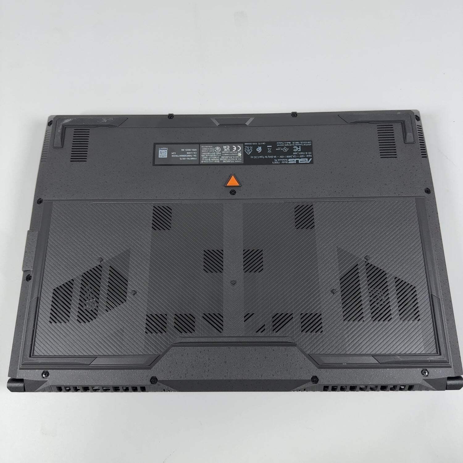 Asus TUF F16 FX607VU 16″ i7-13620H 2.4GHz 16GB RAM 512GB SSD GeForce RTX 4050