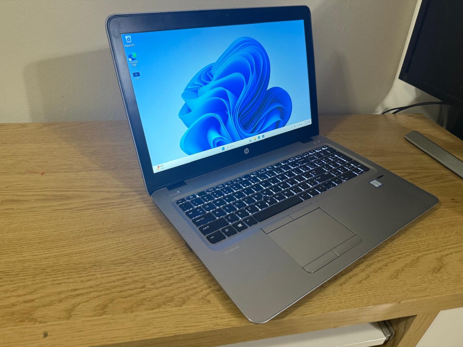HP EliteBook 850 G4 Core i7-7600U 2.90GHz 8GB RAM 128GB WINDOWS 11 PRO, WEBCAM