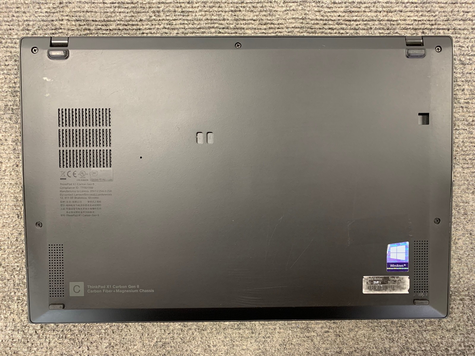 Lenovo ThinkPad X1C Gen 8 14″ i7-10610U 16GB RAM 512GB NVMe, Boots to BIOS