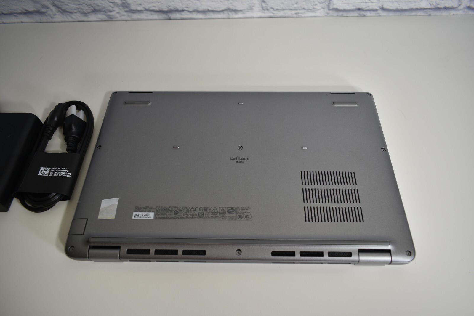 Dell Latitude 5450 14″ FHD Touch Intel Ultra 5 135U 512GB SSD 16GB RAM WIN11 PRO