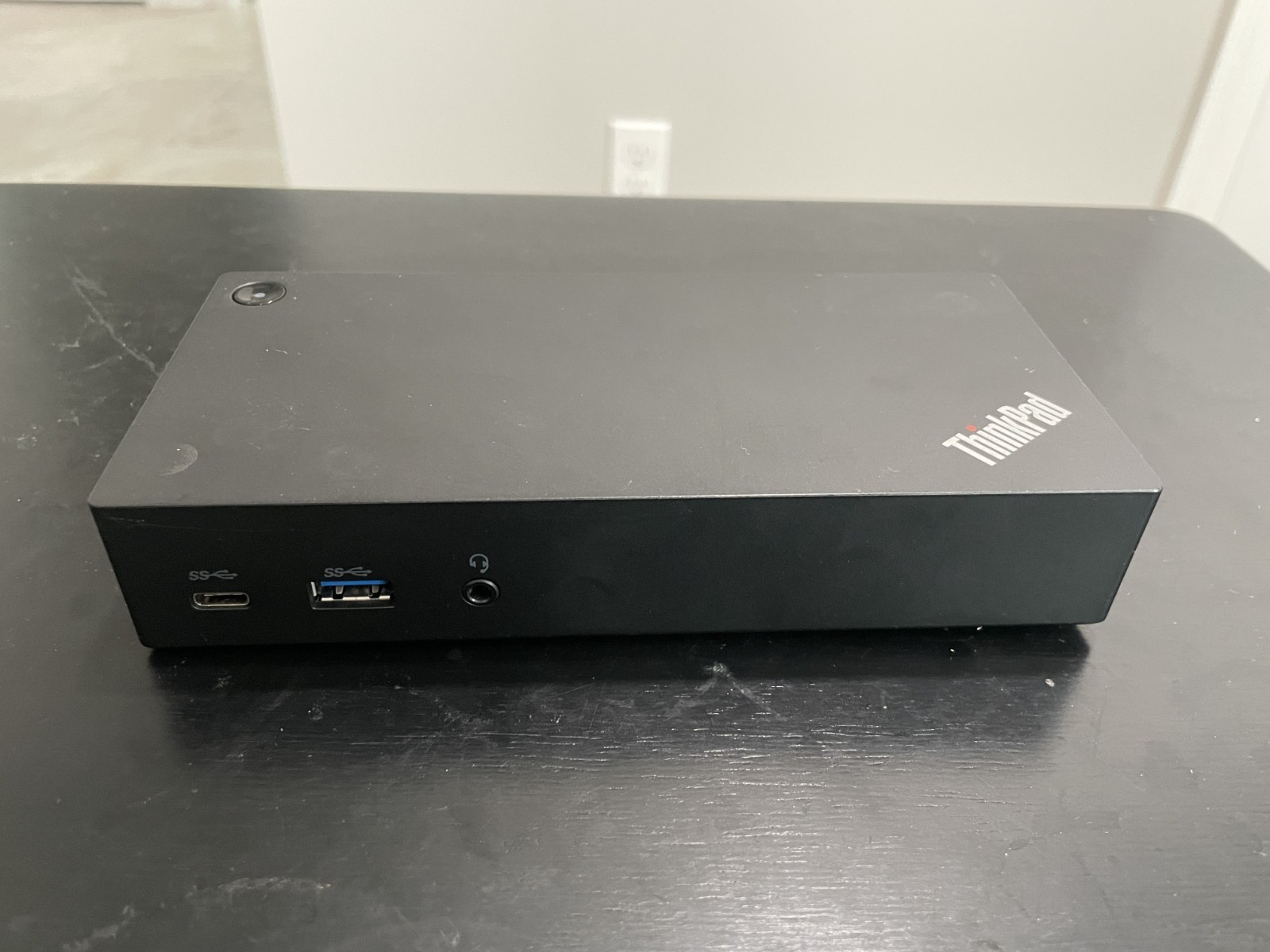 MASSIVE TECH BUNDLE – 4 Laptops, 6 Desktop Monitors, 2 Lenovo Docks