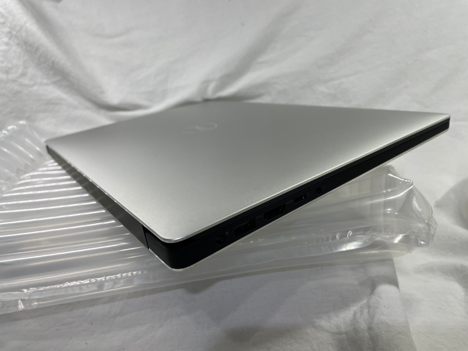 Dell XPS 15 7590 | i9-9980HK 2.4GHz | 4K OLED | 32GB | 2TB EVO+ | Grade A