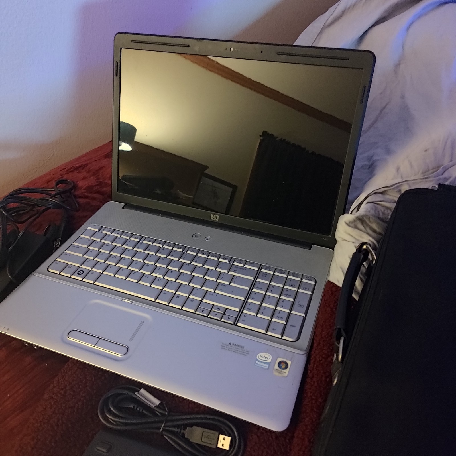 HP G70 Notebook PC Pentium Dual-Core T4200 with Charger, Ram, Carrying Case.