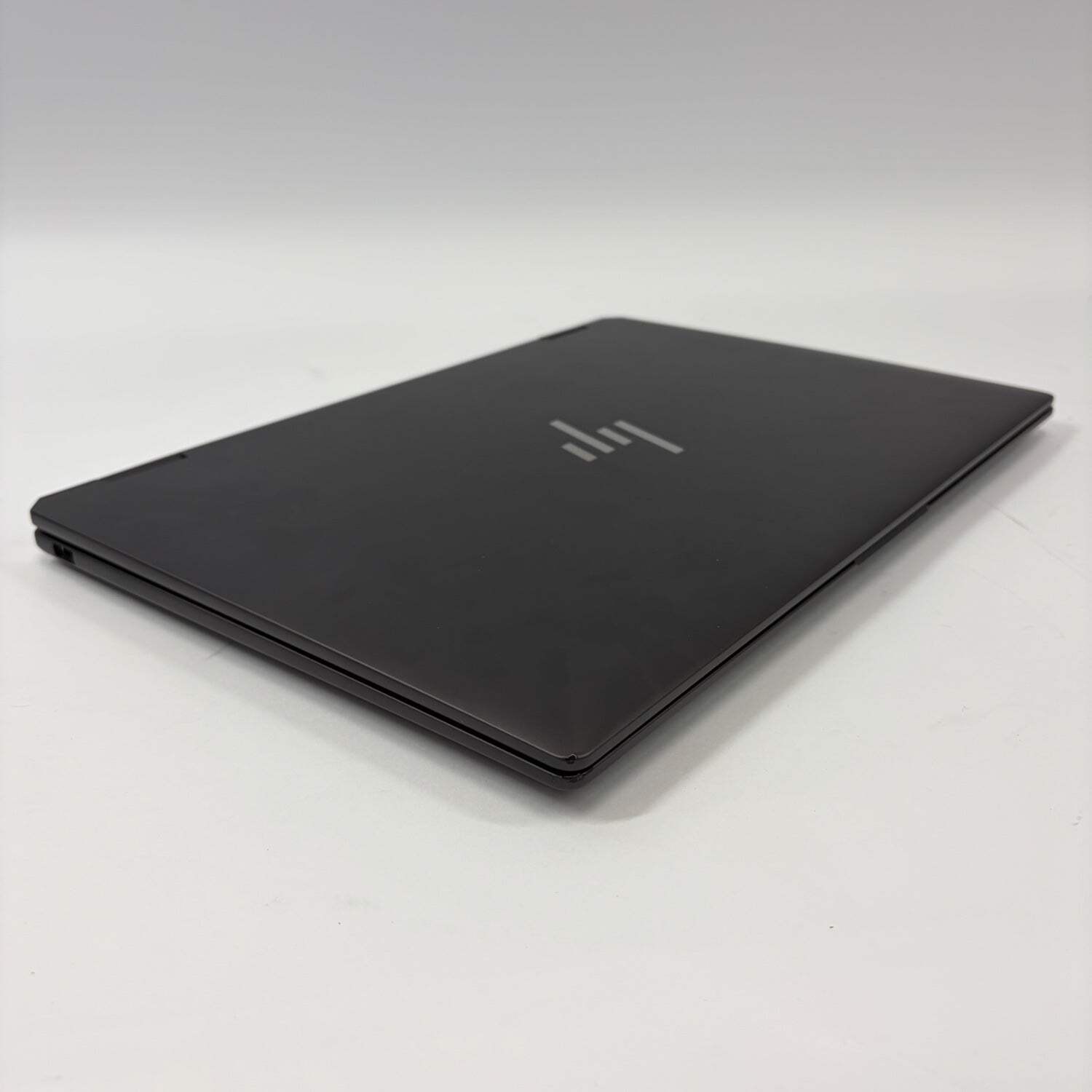 HP Spectre X360 14″ Core Ultra 7 3.8GHz 32GB RAM 1TB SSD GeForce RTX 4050