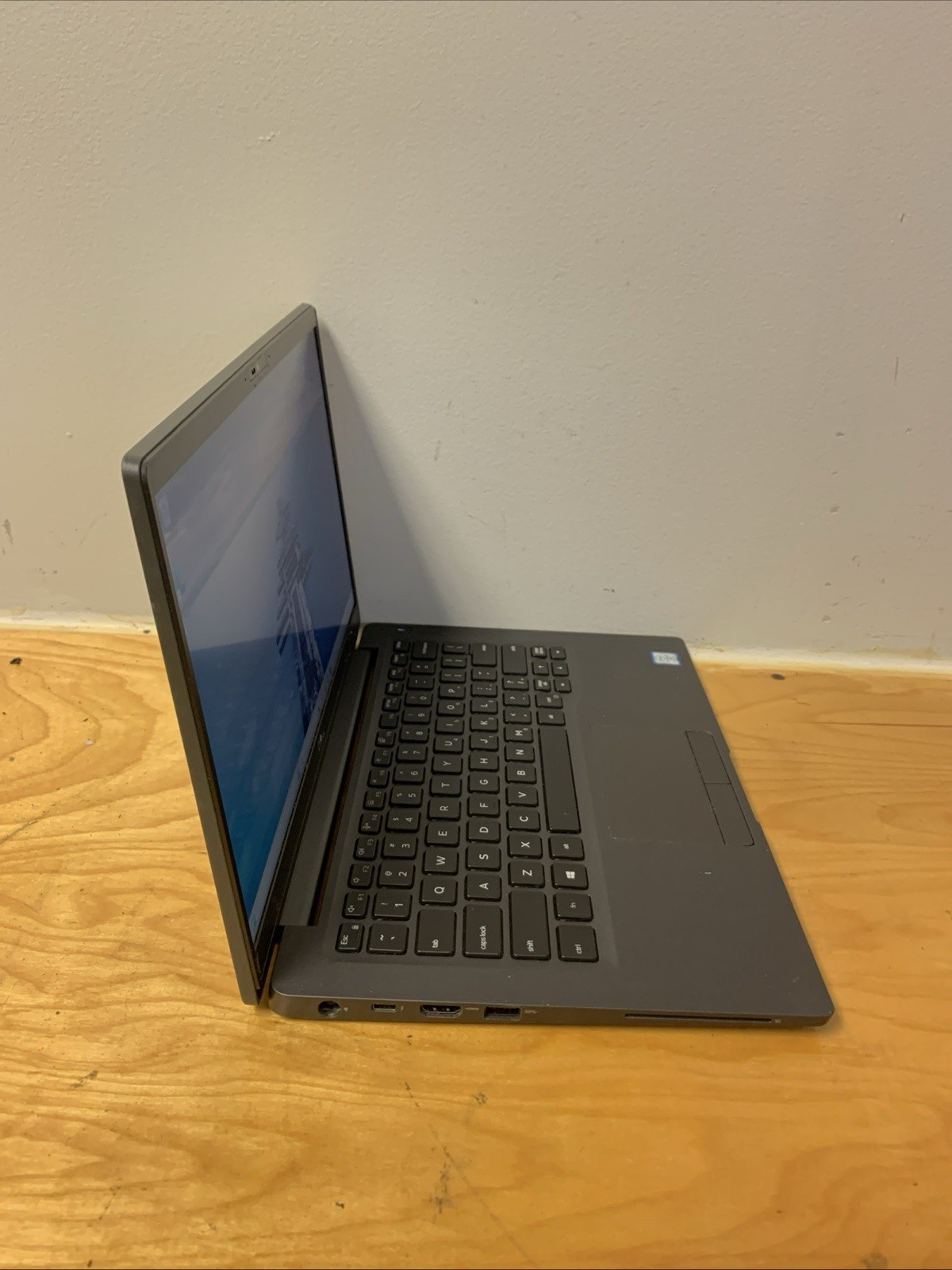 Dell Latitude 7400 14″ Laptop i5-8365U 8GB RAM 256GB Win11 Pro