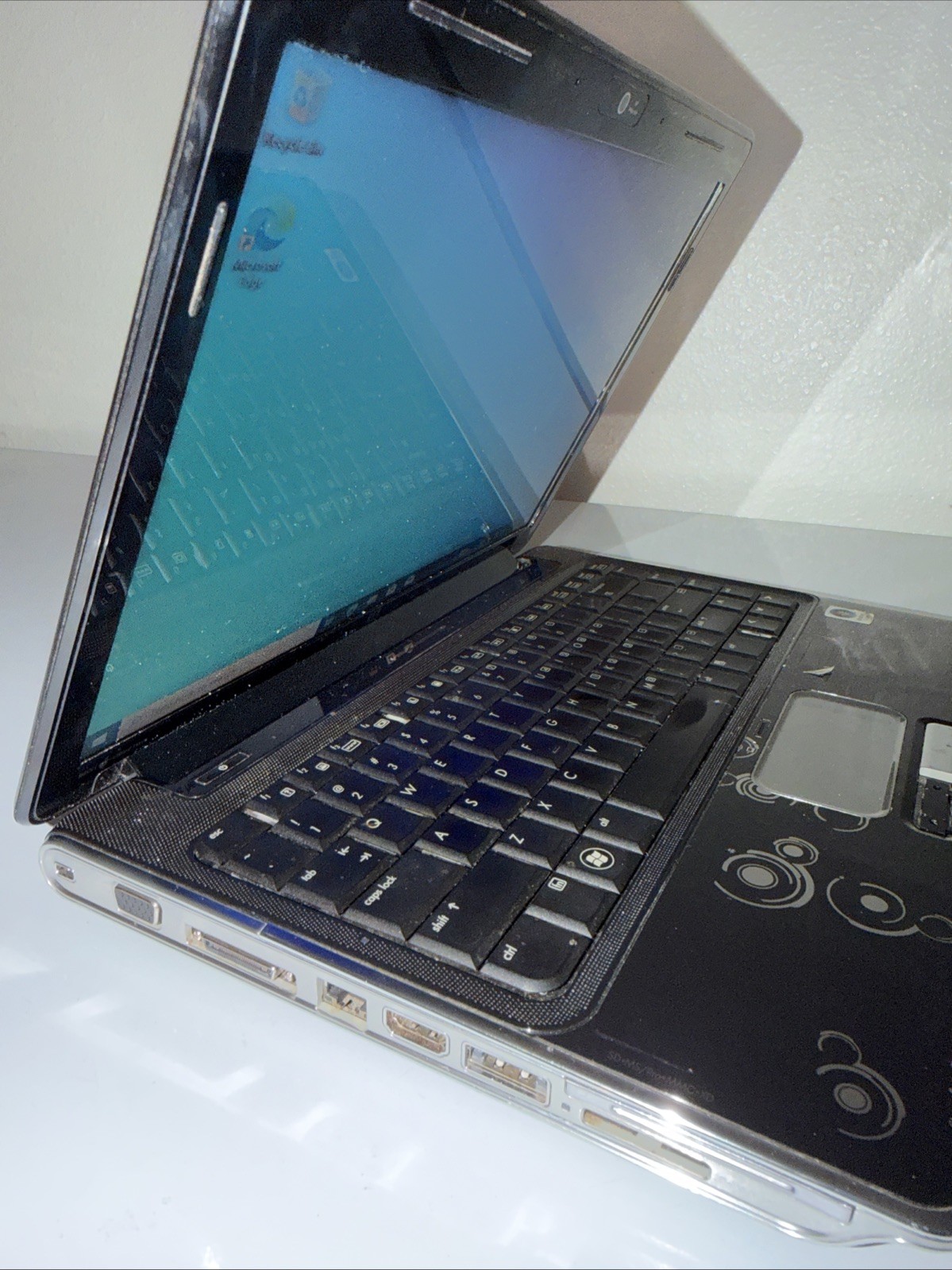 Hp Pavillion dv4 Notebook PC PARTS OR AS IS, 250gb HD, 4GB, win 10, Missing key