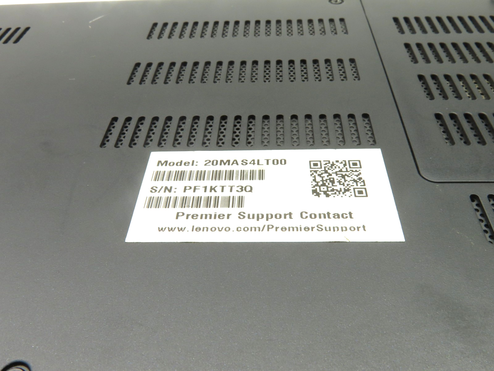 Lenovo ThinkPad P52 20MA 15.6″ Intel i7-8850H 32GB RAM 256GB SSD P2000