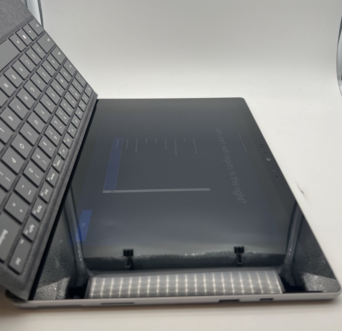 Microsoft Surface Pro Core i7-7660U 2.50GHz 8GB RAM 256GB 5/3