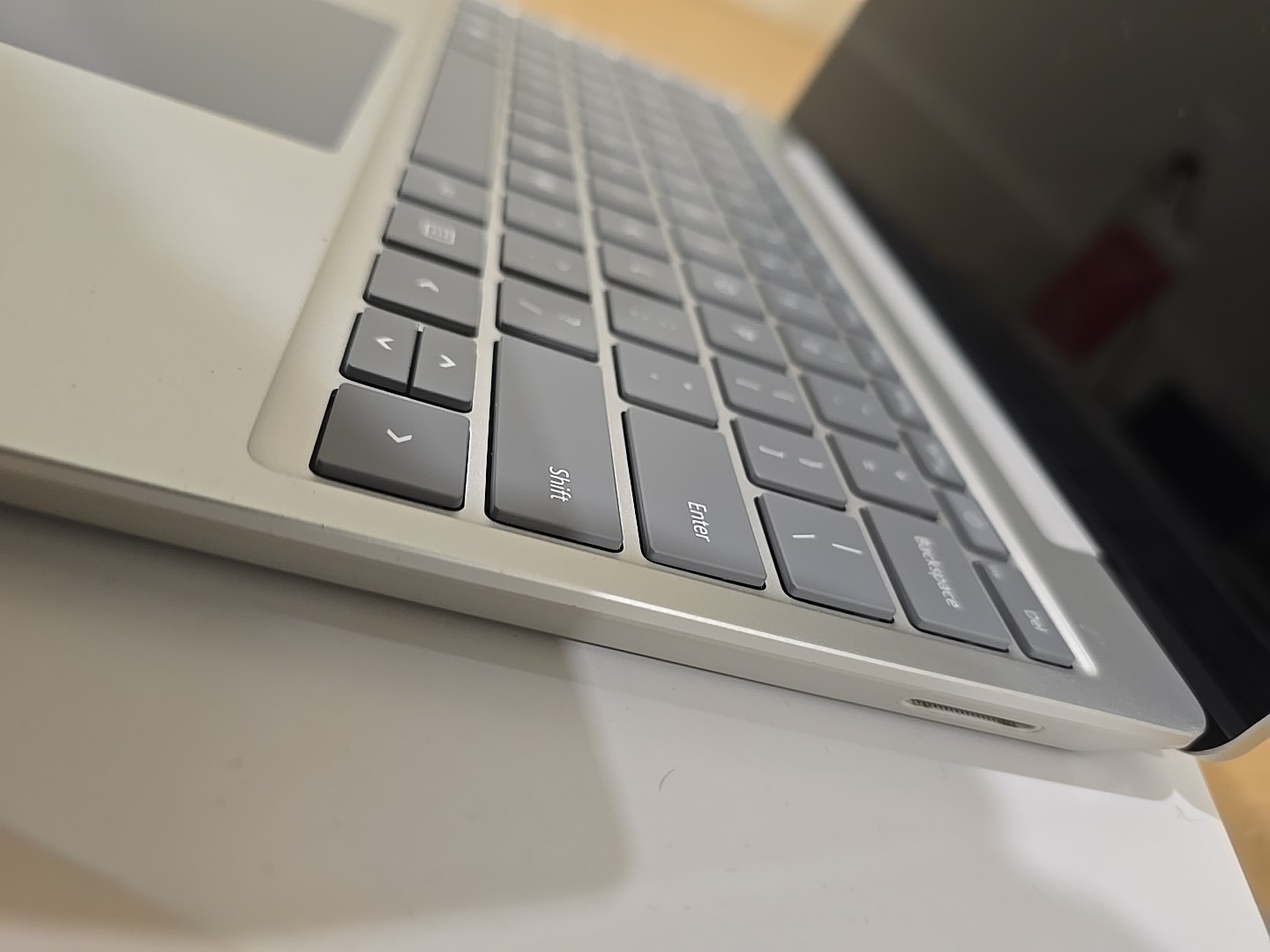 Microsoft Surface Laptop Go 12.4″ (128GB SSD, Intel Core i5 10th Gen., 3.60 GHz,