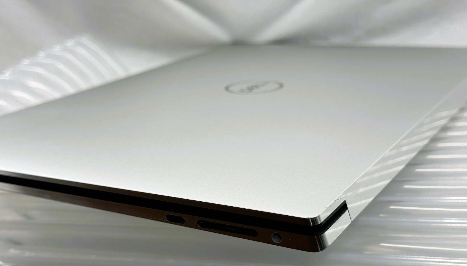 Dell XPS 15 9520 OLED ✔i9-12900H ✔32GB RAM ✔2TB SSD ✔RTX 3050Ti ✔Very Good