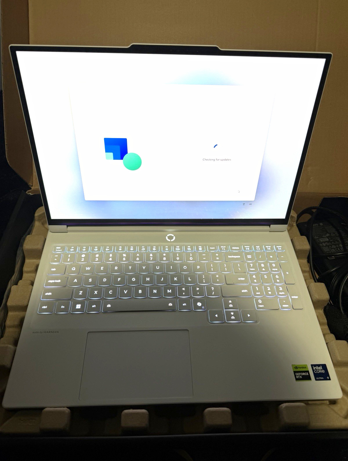 Lenovo Legion 7i Gen 10 RTX 5070 Core Ultra 9 32GB 1TB w/ Box & Warranty