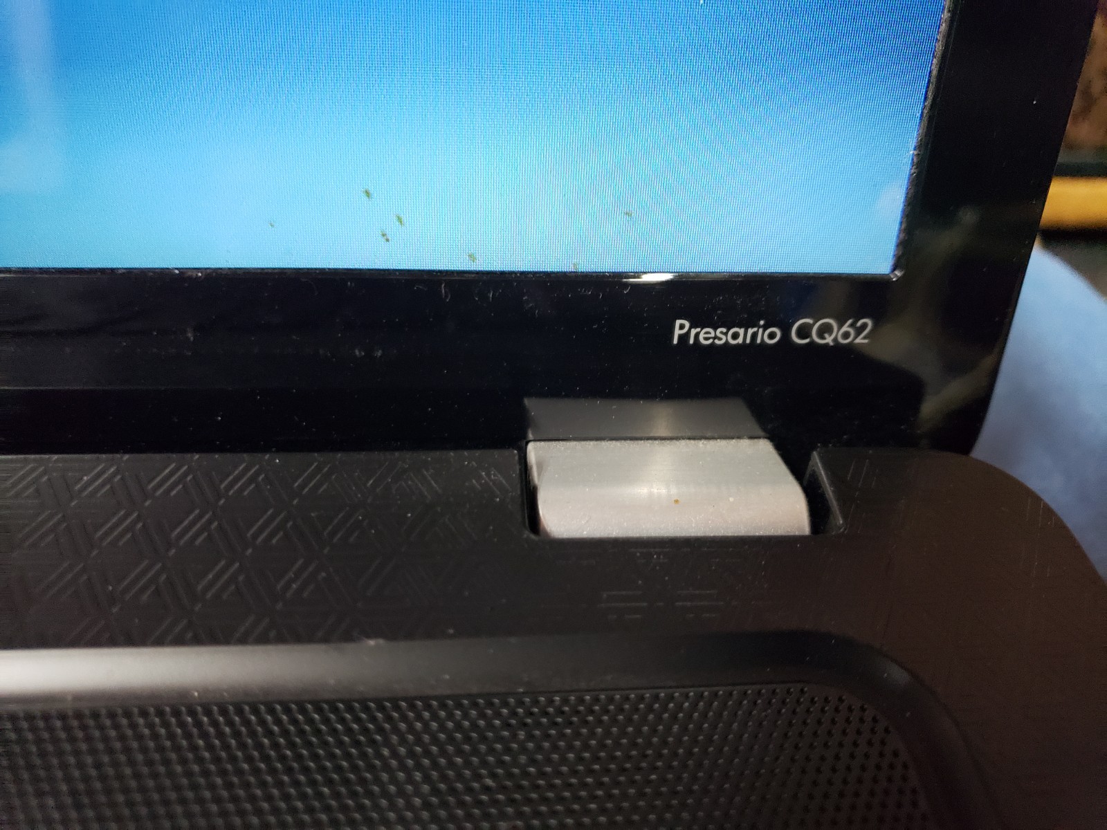 Compaq Presario CQ62 Laptop PARTS ONLY AMD V120 CPU 2GB ram 320gb