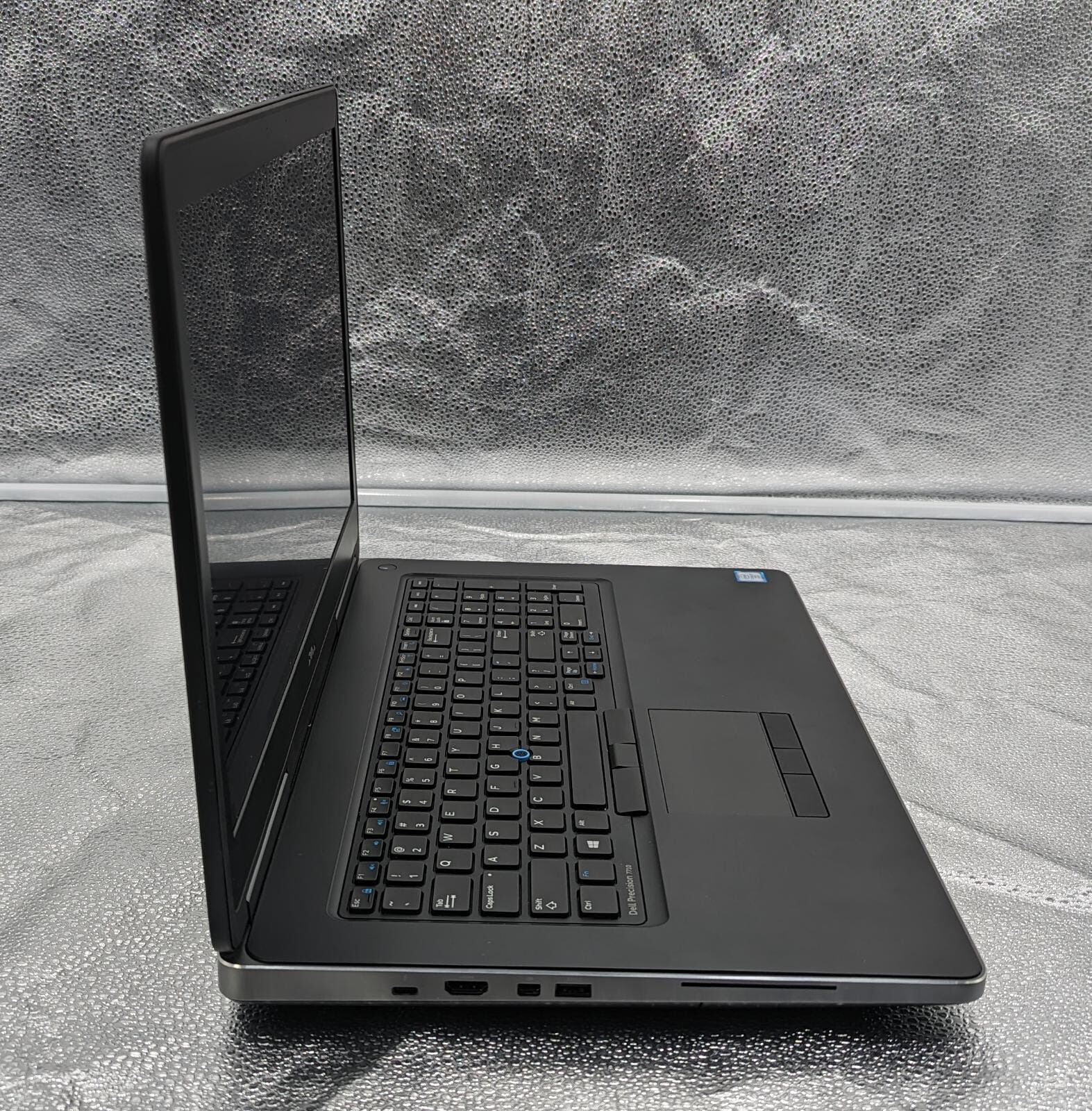 Dell Precision 7710 Intel Core i7-6820HQ 16GB 512GB W10