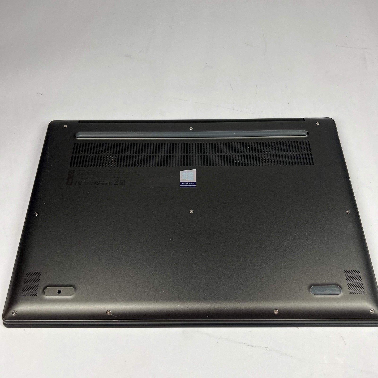 Broken Lenovo IdeaPad 530S 15.6″ i5-8250U 8GB RAM No Battery No SSD